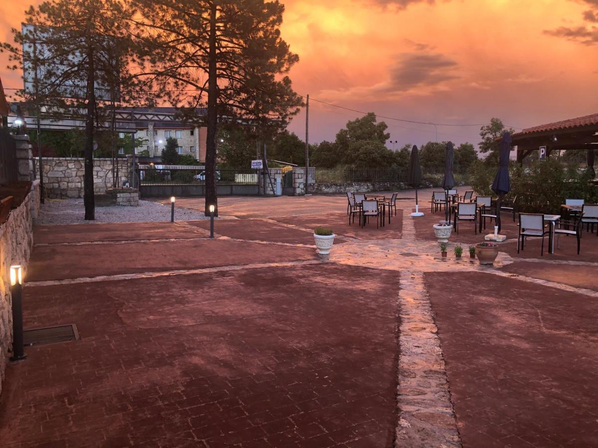 Hostal La Posada De Mari La Cabrera Εξωτερικό φωτογραφία