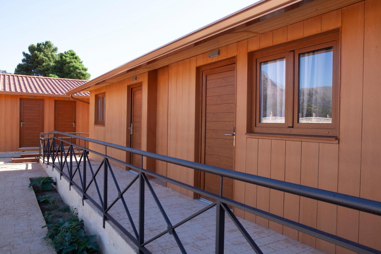 Hostal La Posada De Mari La Cabrera Εξωτερικό φωτογραφία